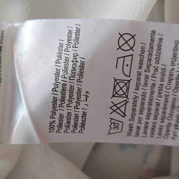 ONLY cream colored floral sleeveless blouse with lining. Women's XL - Picture 9 of 13